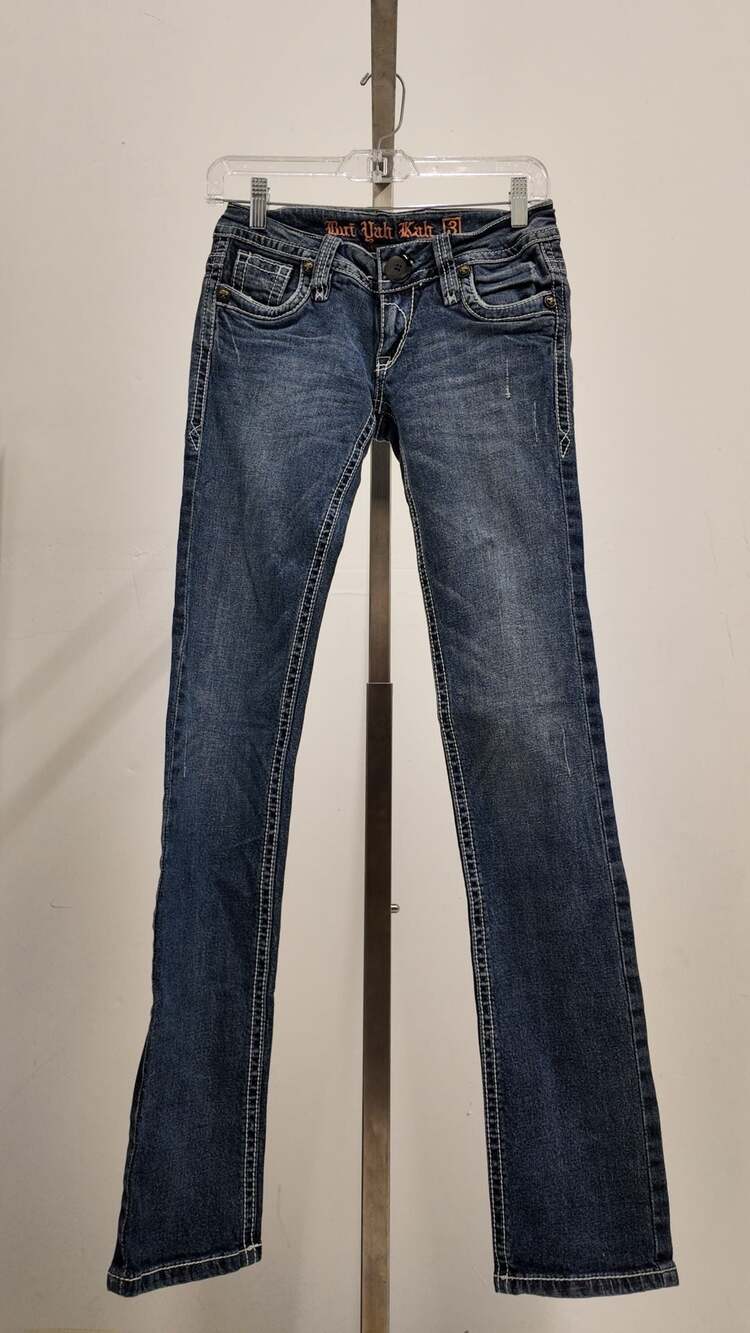 Bui Yah Kah Women’s Distressed Skinny Jeans – Dark Wash (Size 3)